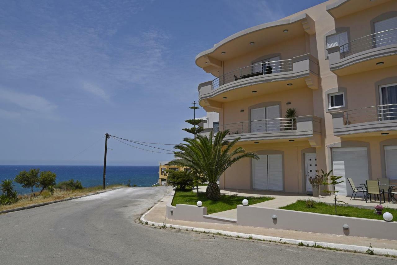 Aristea Apartments Palaiochora Eksteriør billede